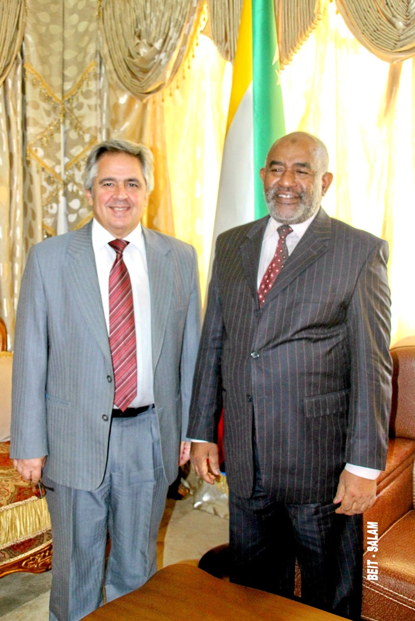 M. Rasit Pertev, Représentant Résident de la Banque Mondiale, à Beit-Salam pour parler financements de projets avec le Président Azali Assoumani